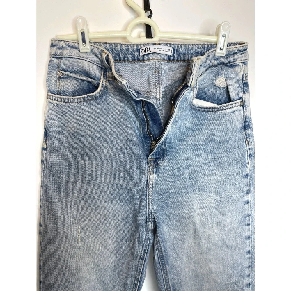 ZARA High‎ Rise Light Wash Denim Jeans Straight Leg Raw Hem
